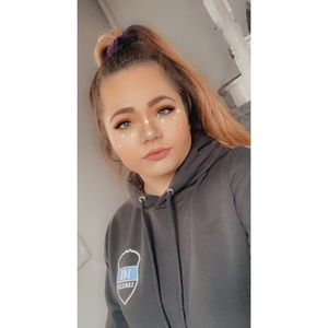 Meet your Posher, Fallyn